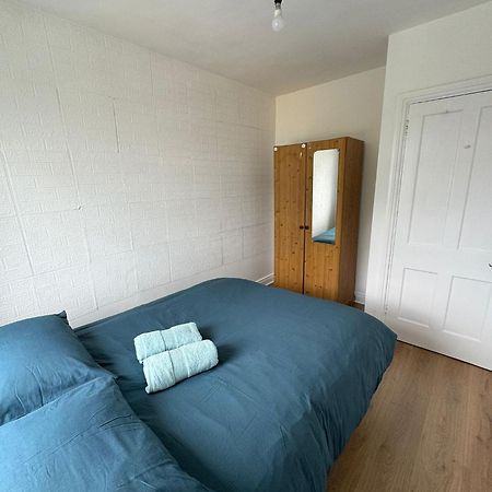 Nice Double Room At 2 Iveragh Rd-8 Dublin Exterior foto